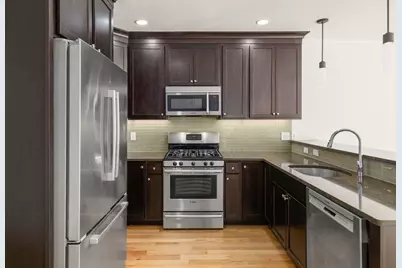 18 Robert St #14, Boston, MA 02131 - Photo 4