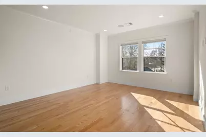 18 Robert St #14, Boston, MA 02131 - Photo 2