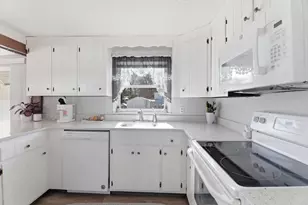 42 Anthony St, Agawam, MA 01001 - Photo 4