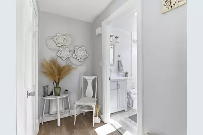 42 Anthony St, Agawam, MA 01001 - Photo 16