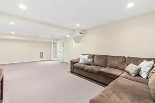 45 Bacon St, Winchester, MA 01890 - Photo 38