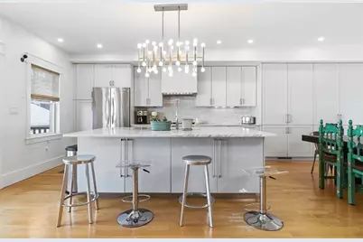 138 W 3rd St, Boston, MA 02127 - Photo 10