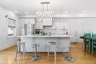 138 W 3rd St, Boston, MA 02127 - Photo 10