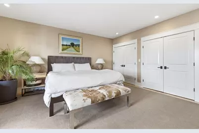 138 W 3rd St, Boston, MA 02127 - Photo 16