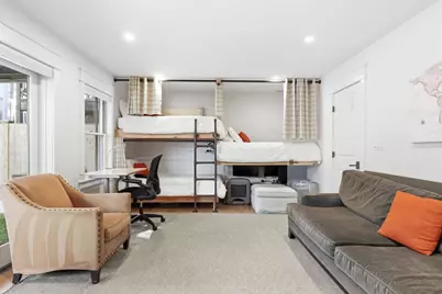 138 W 3rd St, Boston, MA 02127 - Photo 24