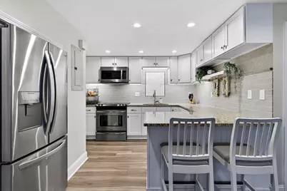 433 W Elm St #2, Brockton, MA 02301 - Photo 4