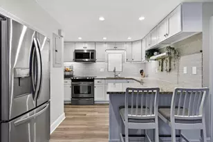 433 W Elm St, Brockton, MA 02301 - Photo 4