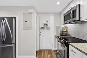 433 W Elm St, Brockton, MA 02301 - Photo 8