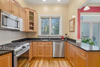 13 Pacific St, Boston, MA 02127 - Photo 10