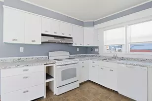 74 Carlisle St, Lowell, MA 01852 - Photo 18