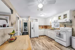 236 Glenoak Dr, Springfield, MA 01128 - Photo 4