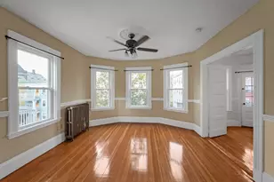 27 Woodlawn St, Boston, MA 02130 - Photo 10