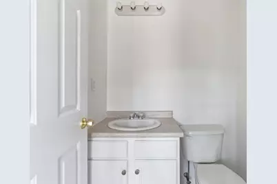 417 Hildreth St #30, Lowell, MA 01850 - Photo 8