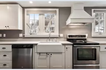 47 Bond St, Fitchburg, MA 01420 - Photo 8