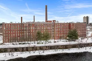 52 Lawrence Dr, Lowell, MA 01854 - Photo 2