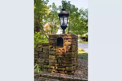 100 Westcliff Rd, Weston, MA 02493 - Photo 4