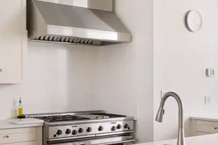 100 Westcliff Rd, Weston, MA 02493 - Photo 16