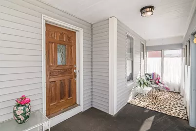 352 Pleasant St, Holyoke, MA 01040 - Photo 30