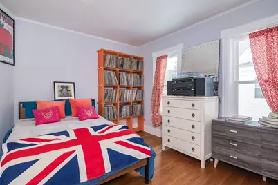 352 Pleasant St, Holyoke, MA 01040 - Photo 24