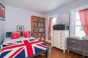 352 Pleasant St, Holyoke, MA 01040 - Photo 24