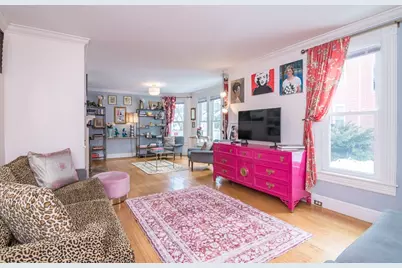 352 Pleasant St, Holyoke, MA 01040 - Photo 4