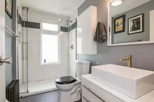 352 Pleasant St, Holyoke, MA 01040 - Photo 26