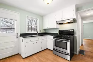 551 Poplar St, Boston, MA 02131 - Photo 10