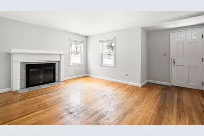 551 Poplar St, Boston, MA 02131 - Photo 8