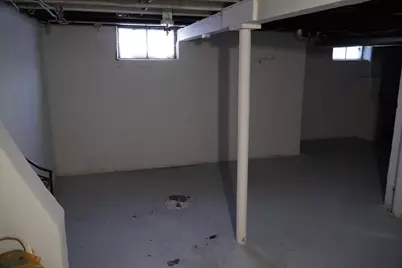 122 Norman St, West Springfield, MA 01089 - Photo 10