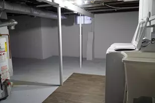 122 Norman St, West Springfield, MA 01089 - Photo 12