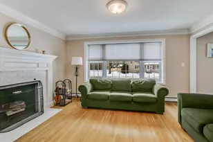 95 Colgate Dr, North Andover, MA 01845 - Photo 4