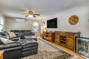 95 Colgate Dr, North Andover, MA 01845 - Photo 6