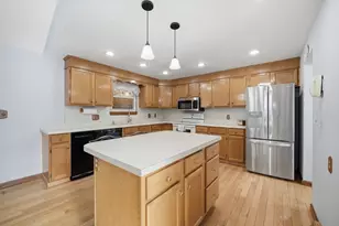 69 Johansen Dr, Marlborough, MA 01752 - Photo 8