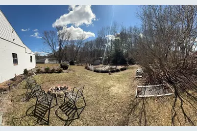 21 Maple St, Bellingham, MA 02019 - Photo 28