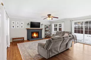 37 Sterling St, Lancaster, MA 01523 - Photo 4