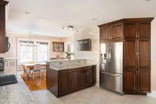 305 Webster St, Newton, MA 02466 - Photo 2