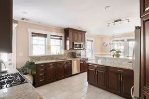 305 Webster St, Newton, MA 02466 - Photo 2