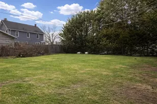 41 Dartmouth St, Holyoke, MA 01040 - Photo 10