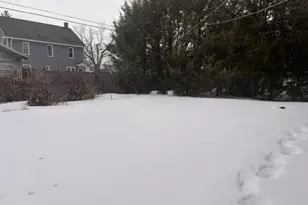 41 Dartmouth St, Holyoke, MA 01040 - Photo 10