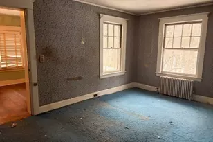 41 Dartmouth St, Holyoke, MA 01040 - Photo 8