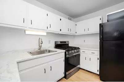 32 Juniper St #96, Brookline, MA 02445 - Photo 6