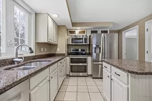 86 Hunter Rd, Uxbridge, MA 01569 - Photo 2