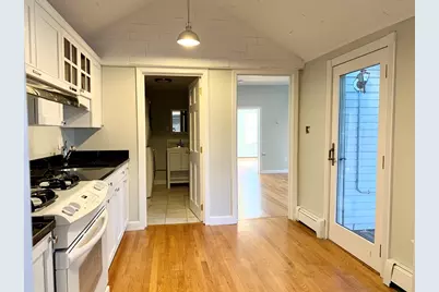 89 Green St #2, Boston, MA 02129 - Photo 2