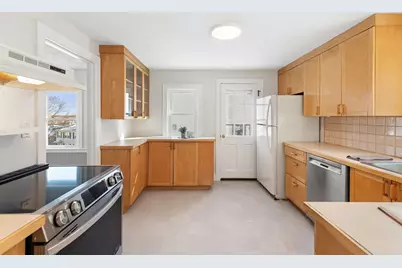 115 Gloucester St, Arlington, MA 02476 - Photo 8