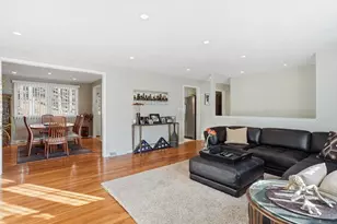 55 Ledgewood Rd, Framingham, MA 01701 - Photo 8