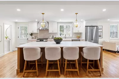 33 Oak Hill Rd, Wayland, MA 01778 - Photo 1