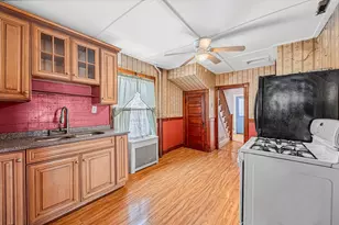 374 East St, Ludlow, MA 01056 - Photo 4