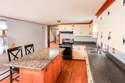 24 Railroad Ave, Dudley, MA 01571 - Photo 10