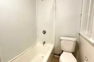 577 Pleasant St, Holyoke, MA 01040 - Photo 22