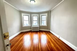 577 Pleasant St, Holyoke, MA 01040 - Photo 14